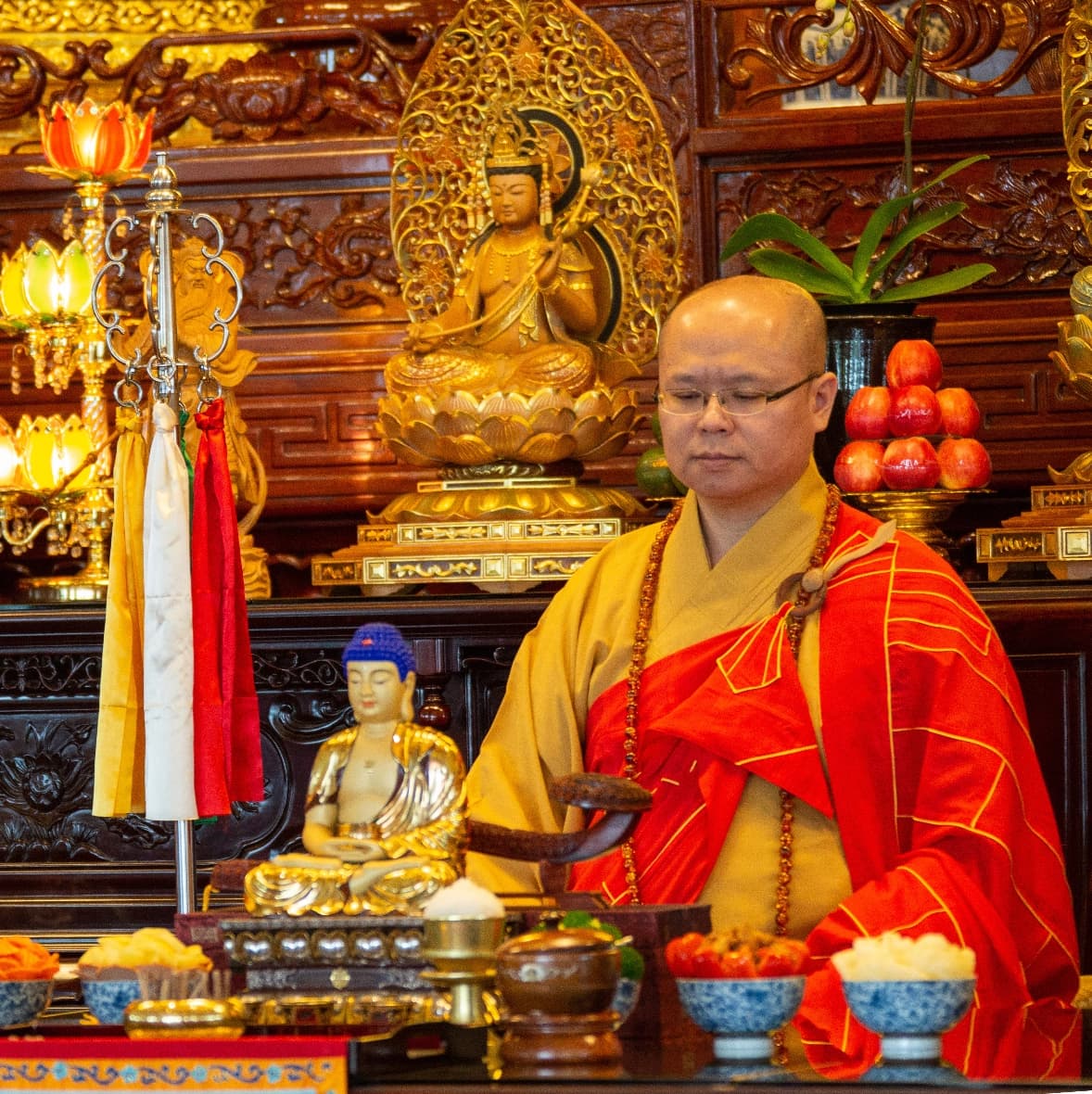 住持方丈-自誠法師 住持方丈-自誠法師